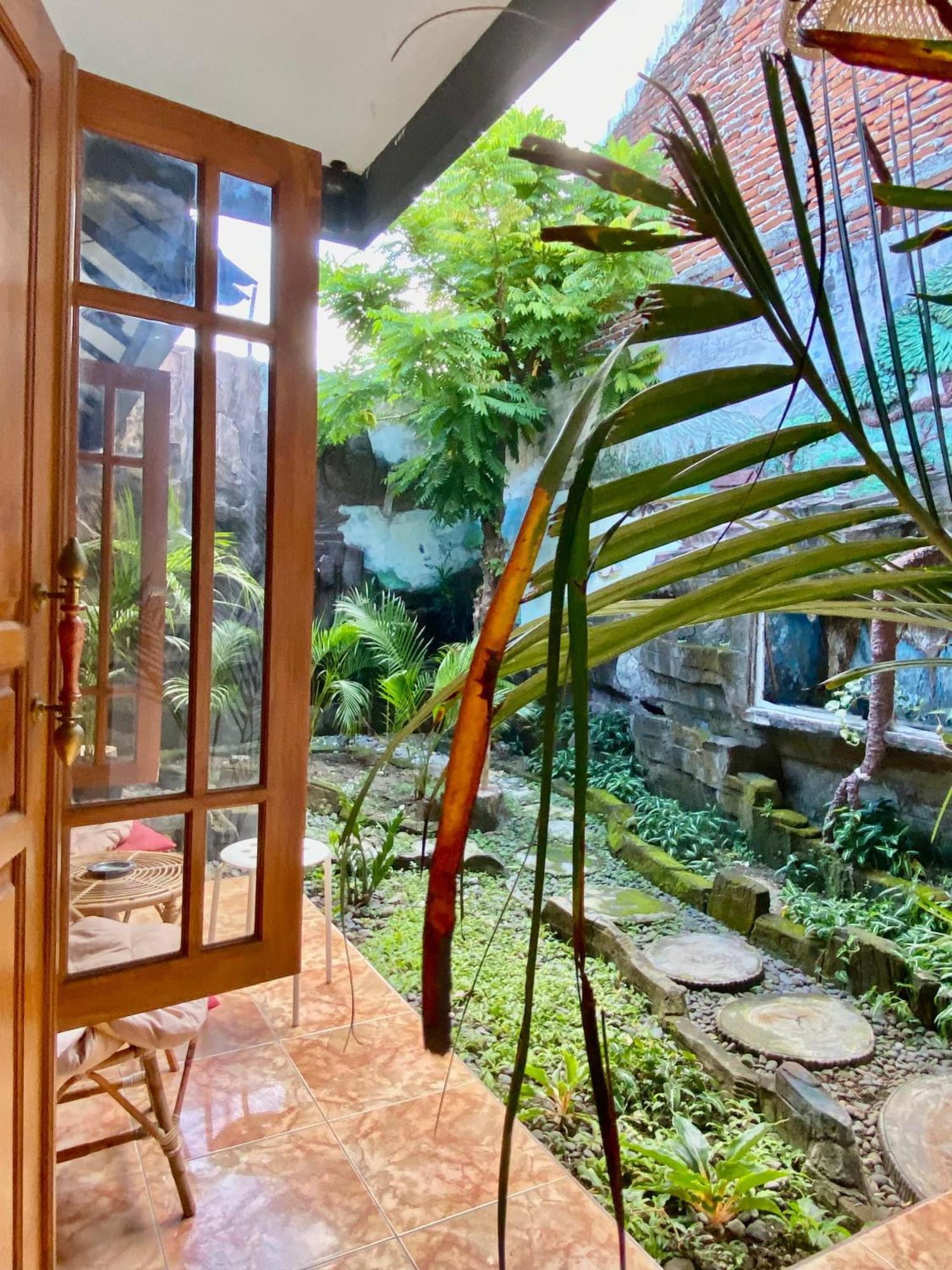 Zzz Hostel Banyuwangi  Kültér fotó